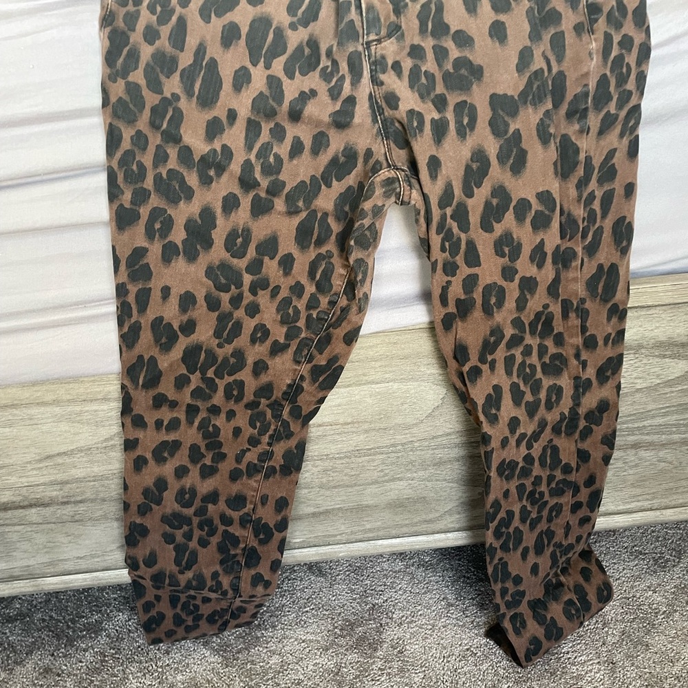 Leopard print skinny jeans